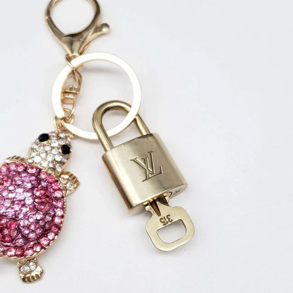 LV Authentic Gold Lock & Key 🔑 Luxury Bag Charm w/ Unbranded Turtle Keychain - Picture 6 of 8